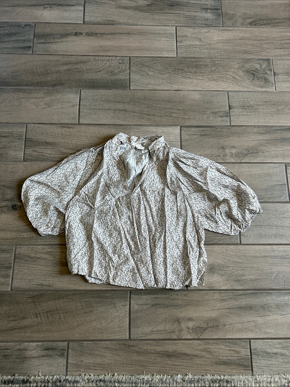 H&M White Puff-Sleeve Floral Blouse